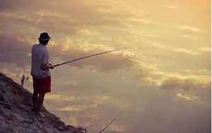 梦见钓鱼是什么意思并且钓上鱼(梦见钓鱼时钓上鱼了)