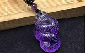 紫水晶适合什么生肖带(生肖属蛇的幸运石水晶守护石是什么)